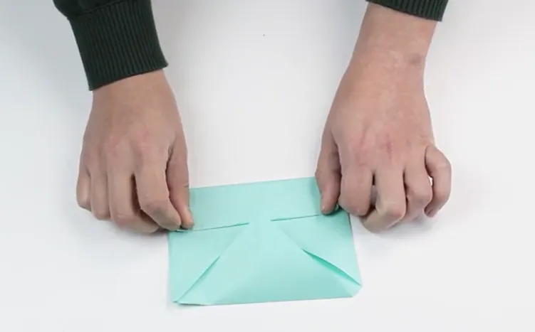 Gấp mép trên và dưới vào trong