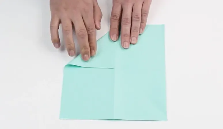 Gấp thành 4 hình tam giác