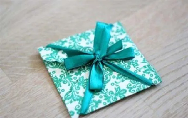 Luồn dây ruy băng