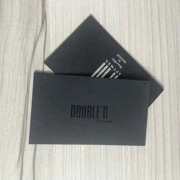 Tag treo được làm từ giấy mỹ thuật