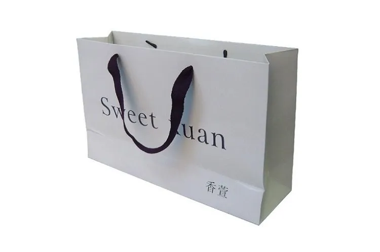 Thiết kế dây túi phù hợp khi in túi cho cửa hàng thời trang