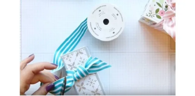 Bước 8 – Trang trí hộp