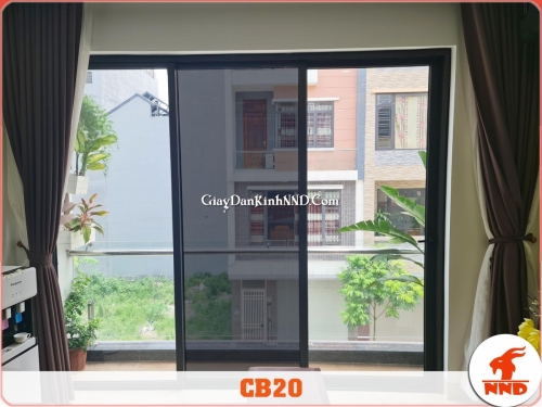 Ảnh thi công thực tế lên kính của sản phẩm phim cách nhiệt mã CB20