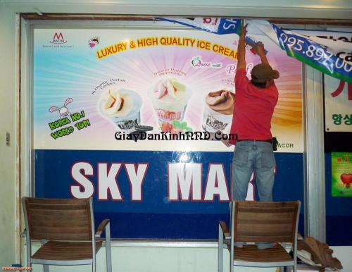In decal PP quảng cáo dán kính